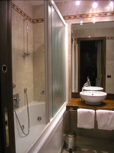 Bathroom 4, Duca D'Aosta, Treviso