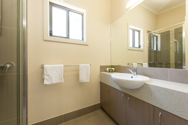 Bathroom 9