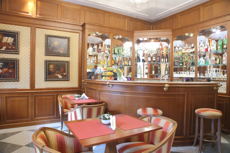 Food & Drinks 5, Hotel Kinsky Fountain, Praha 6
