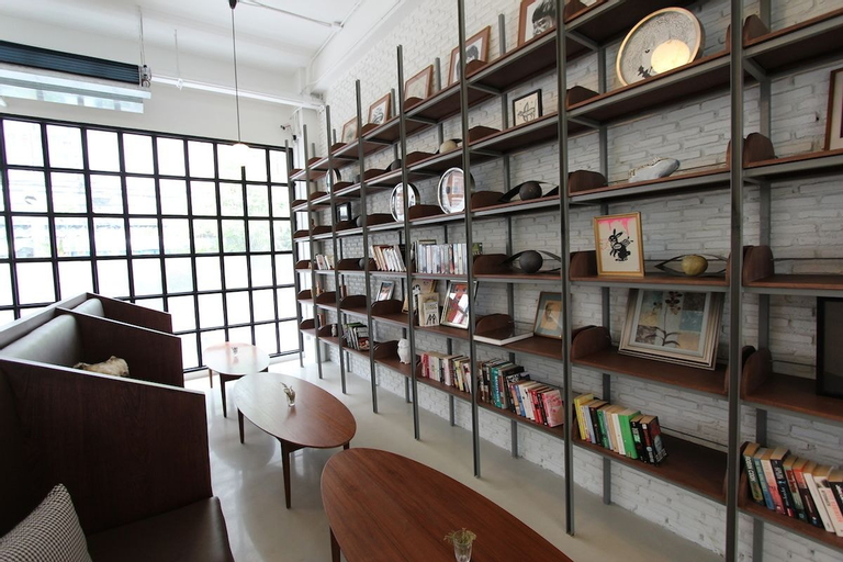 Beat Hotel Bangkok, Wattana