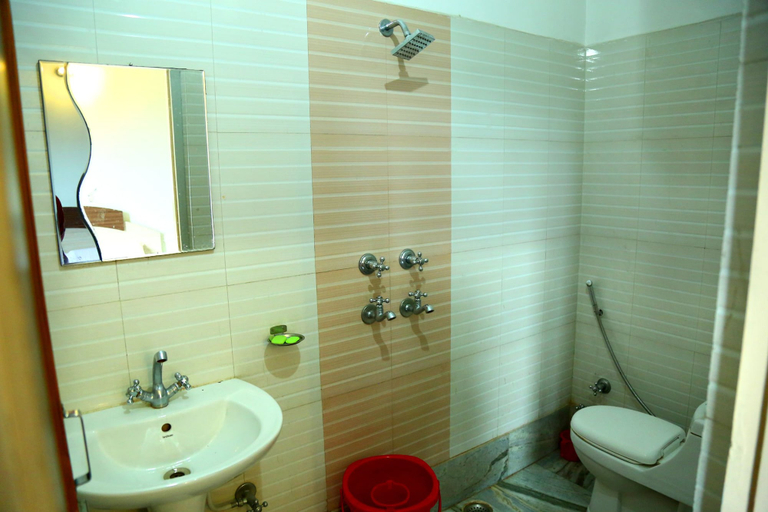 Bathroom 3, Hotel City Ganga by Rudra Palace, Dehradun