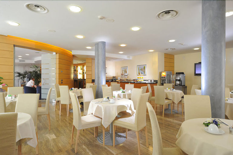 Food & Drinks 5, Duca D'Aosta, Treviso