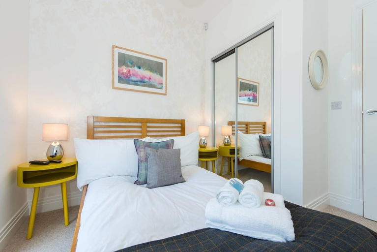 Bedroom 4, Luxury City Centre Apartments, Edinburgh