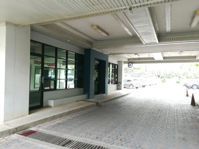 Komol Residence Bangkok, Bang Plad