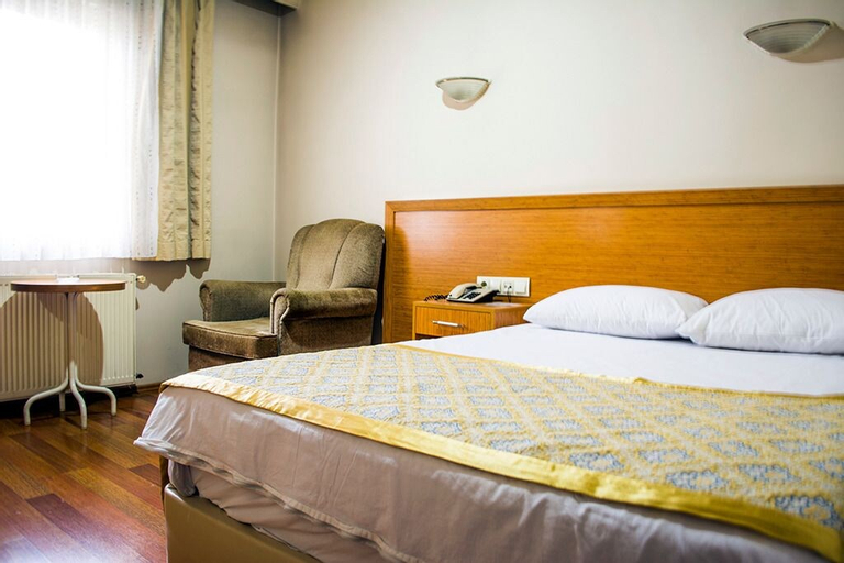 Serenti Hotel, Merkez