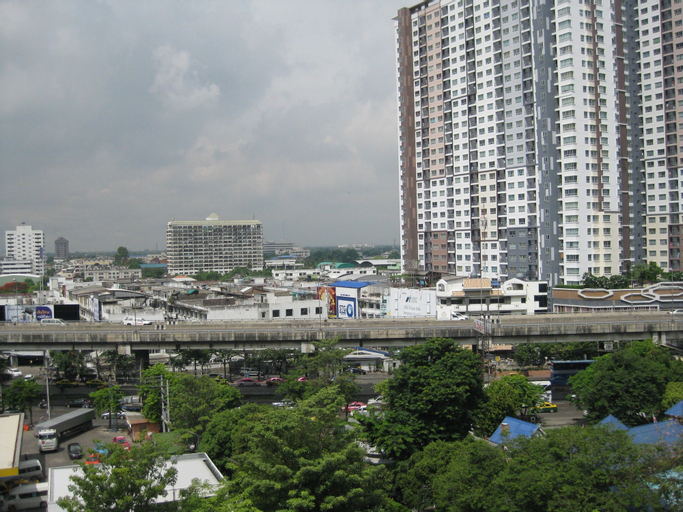 Komol Residence Bangkok, Bang Plad