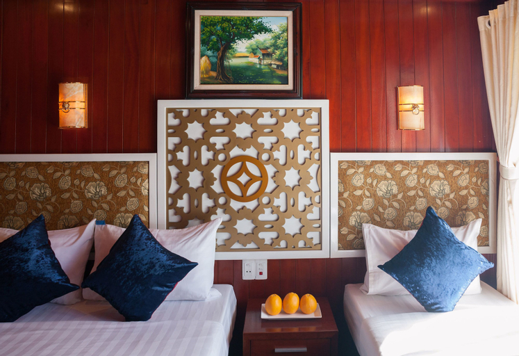 Charm Boutique Cruise, Hạ Long