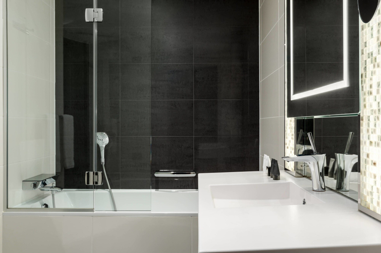 Bathroom 24