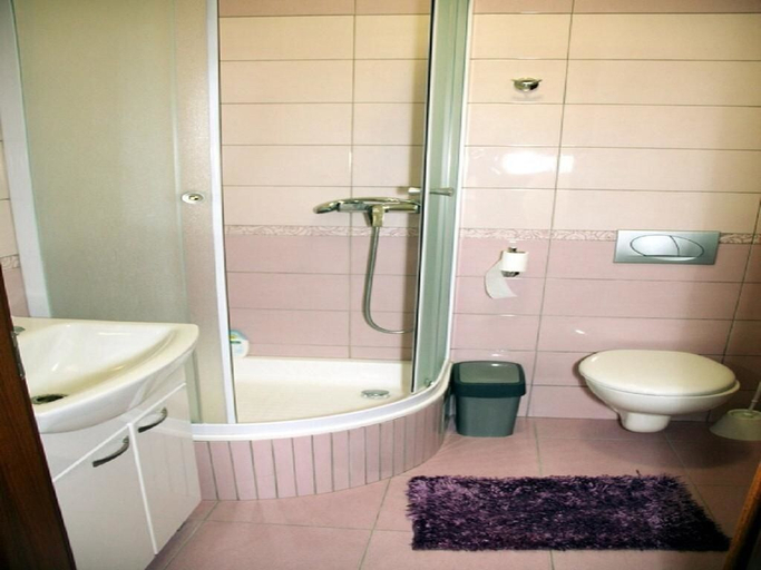 Bathroom 3, Guesthouse Laura, Split