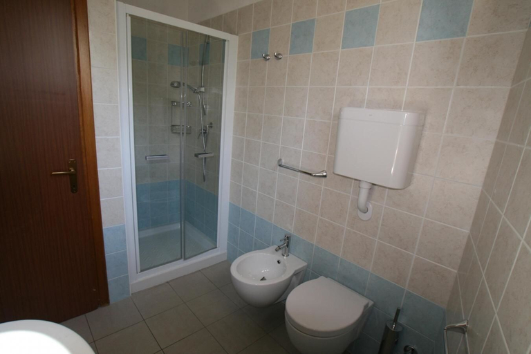 Bathroom 4, Villaggio Lido - Carraro Immobiliare - Family Apartments, Venezia