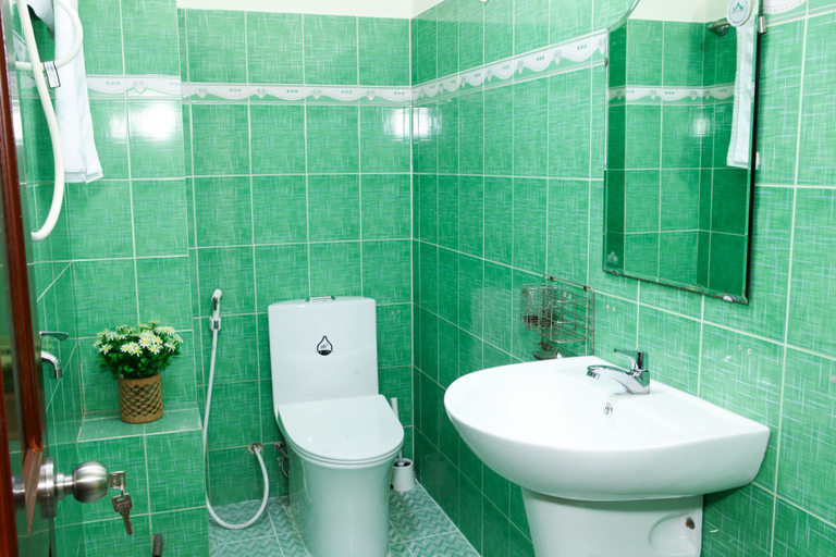 Bathroom, PT House, Tân Bình