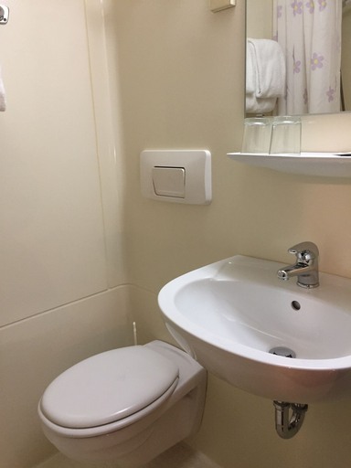 Bathroom 2, Gasthof zur Post, Starnberg