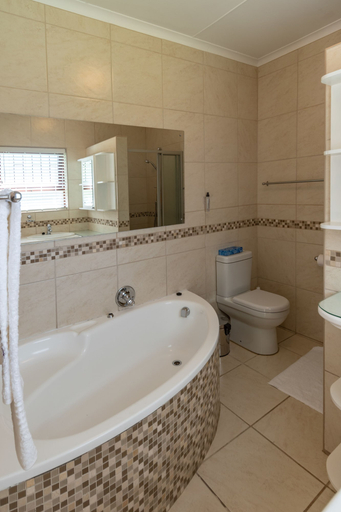 Bathroom 4, Antiqua Guest House, Eden