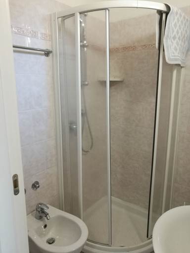 Bathroom 4, Hotel Milena, Rimini