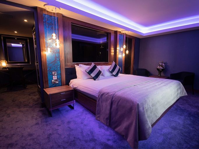 Midlands Park Hotel,
