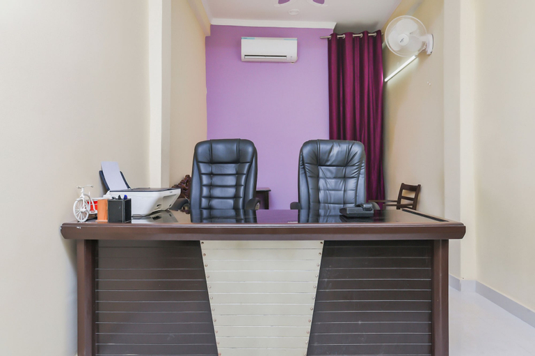 OYO 16847 The Nest Nine, Gautam Buddha Nagar