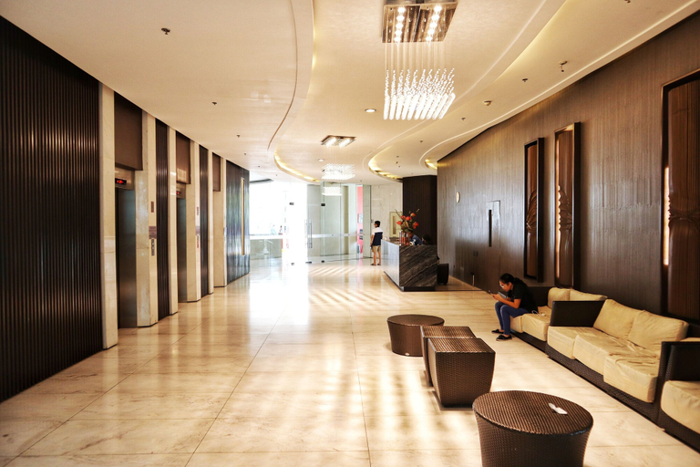 Public Area 2, Fort Victoria BGC Netflix 25M WiFi, Taguig