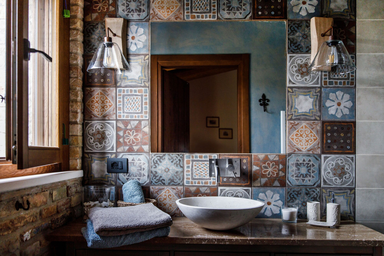 Bathroom 5, Torre Dell'Angelo, Pescara