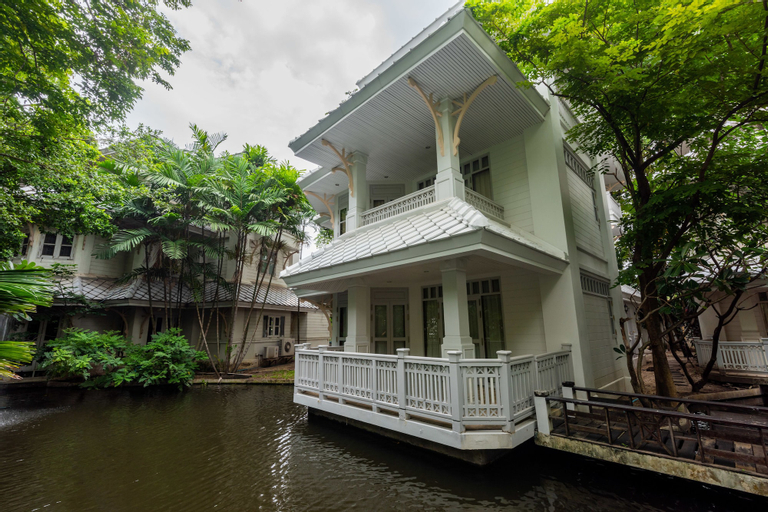 Royal River Park, Dusit