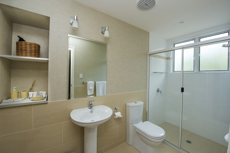 Bathroom, Driftwood, Magnetic Island
