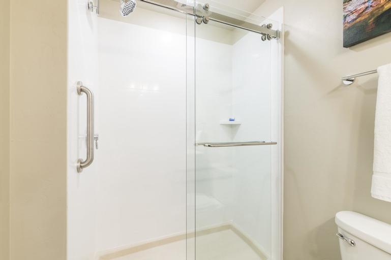 Bathroom 17