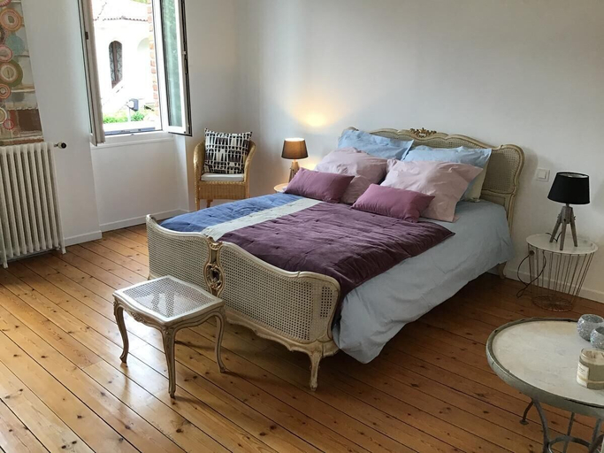 Bedroom 3, Au 120, Tarn