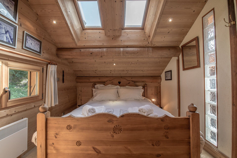 Bedroom 3, Chalet Petit Gibus - Decouvrez ce chalet d’exception a Meribel MAE-4884, Savoie