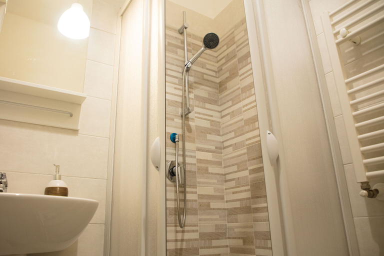 Bathroom 4, B&B A' Casarella, Napoli