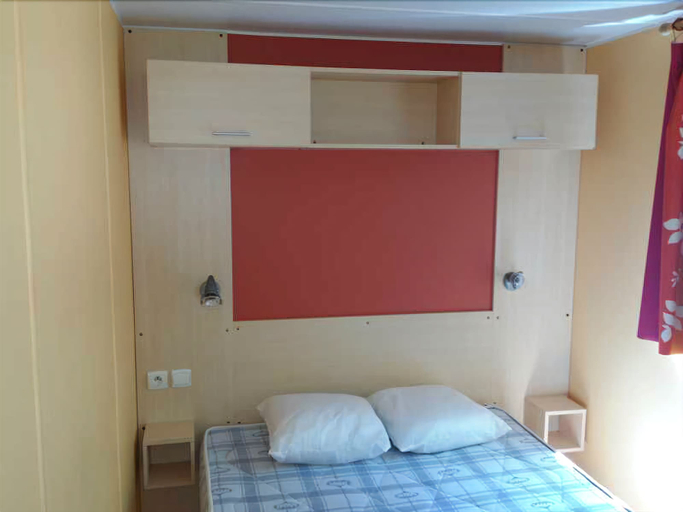 Bedroom 3, Camping Les Bois de Mont Redon, Var