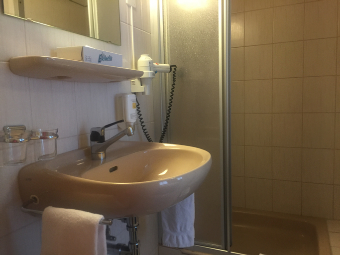 Bathroom 4
