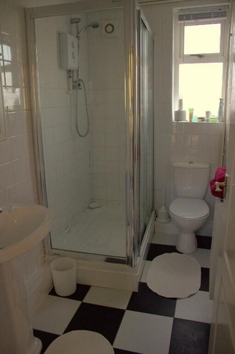 Bathroom, Penybryn Cottages, Merthyr Tydfil