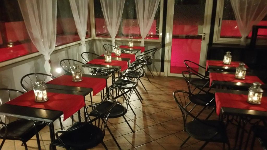 Food & Drinks 5, Hotel Center 1, Rome