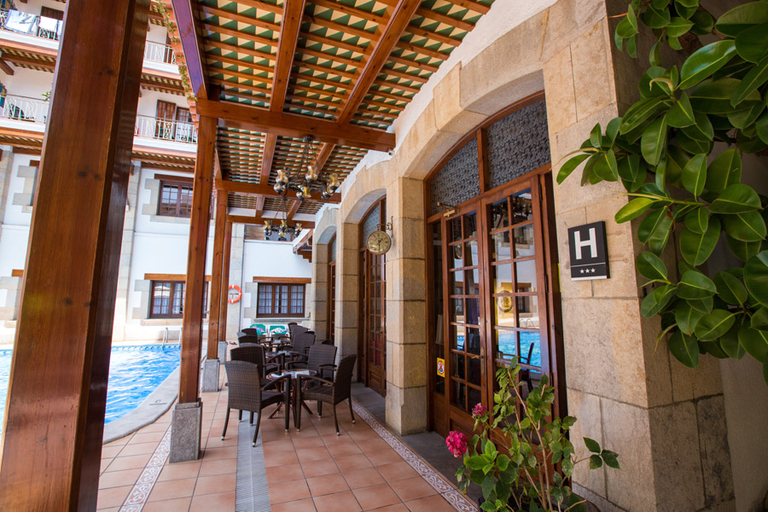 Public Area 3, La Carolina, Girona