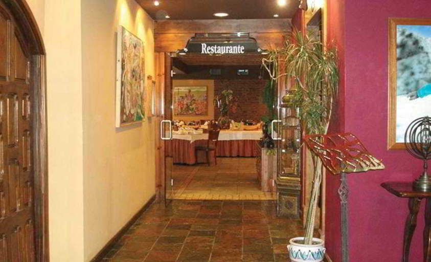 Public Area 5, YoY Villa de Sallent 4, Huesca