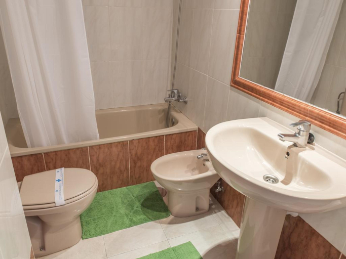 Bathroom, Topacio I-II-III-IV, Alicante