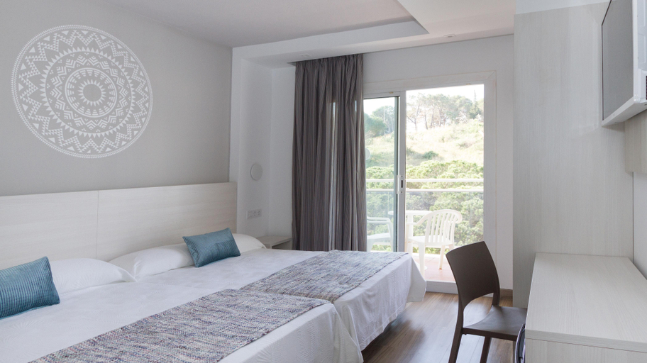 Bedroom 3, Oasis Park Splash, Barcelona