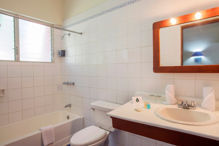 Bathroom 5, whala!boca chica, Boca Chica