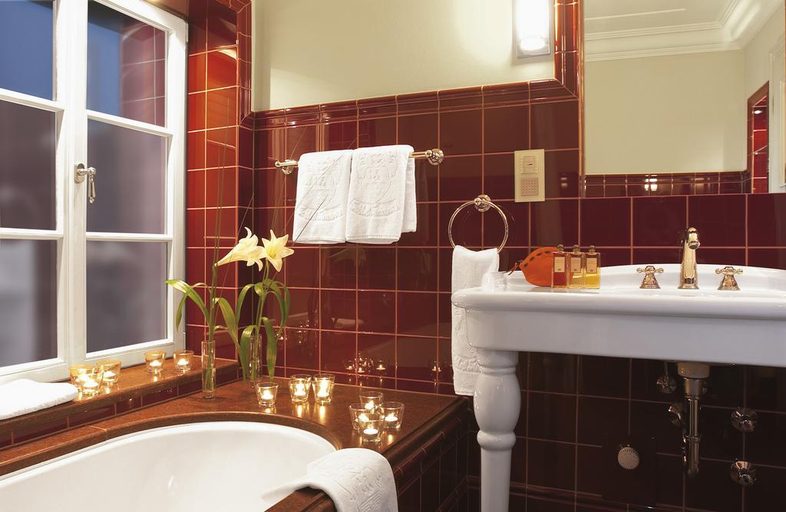 Bathroom 5, Schloss Steinburg, Würzburg