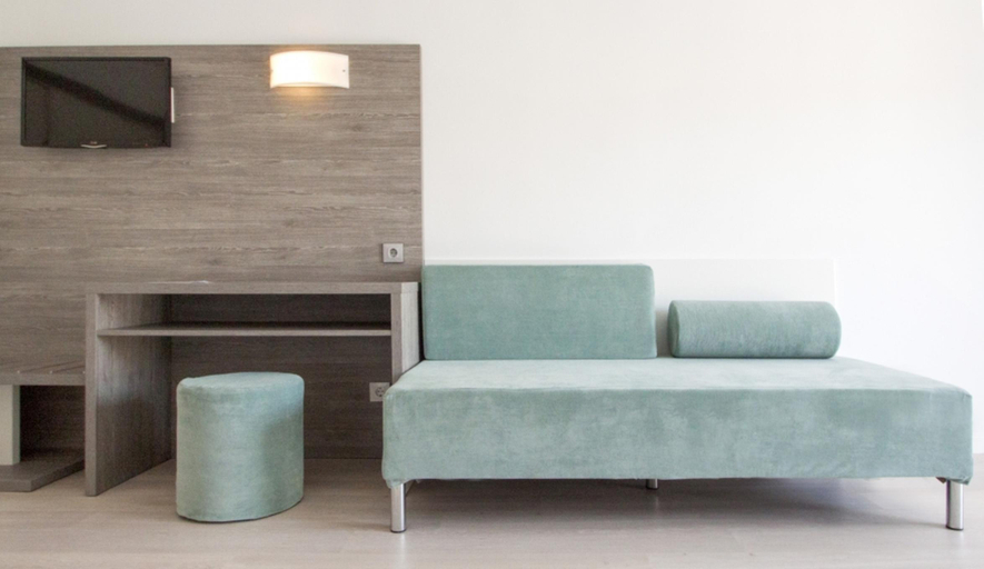 Public Area 4, FERGUS Bermudas, Baleares