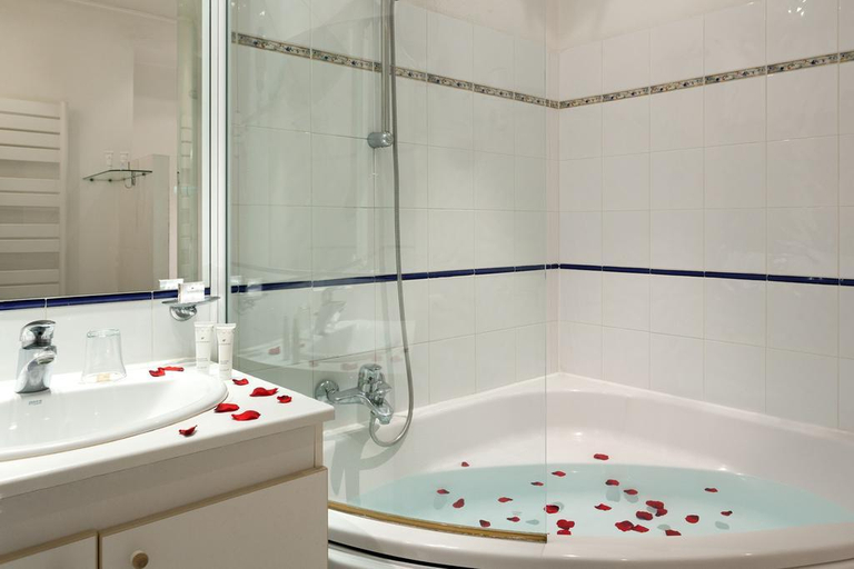 Bathroom, Imperator, Gard