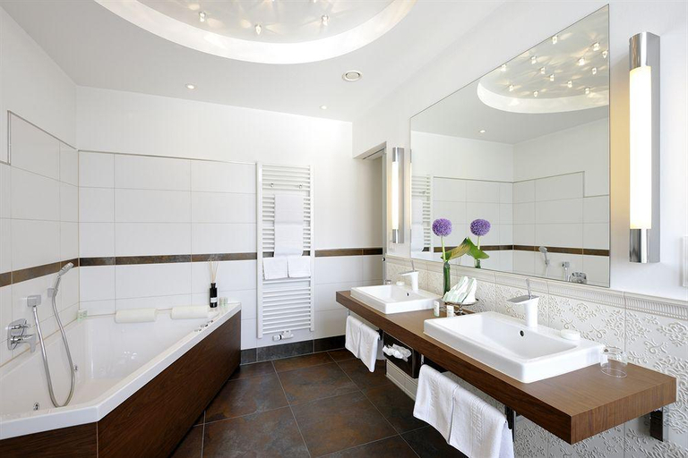 Bathroom 4, Kastens Hotel Luisenhof, Region Hannover