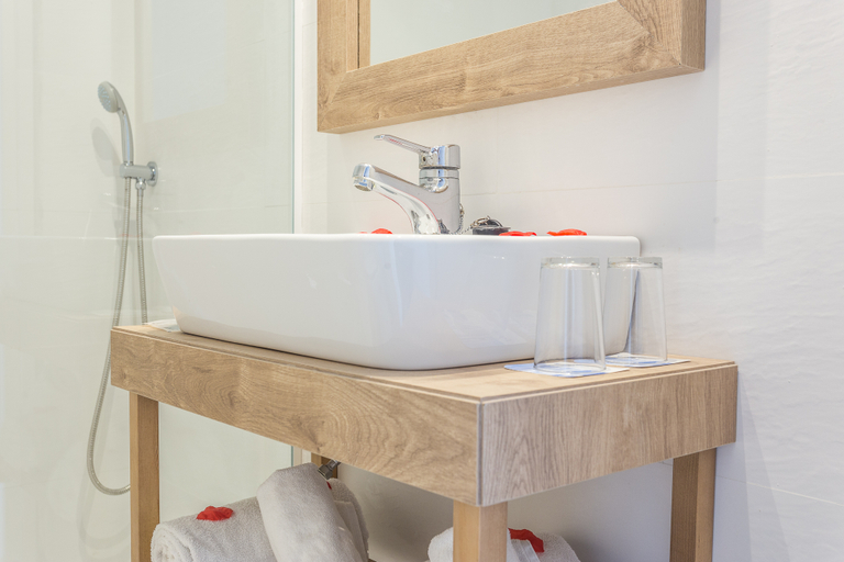 Bathroom 4, Caprice Tamarindos Apartments, Baleares