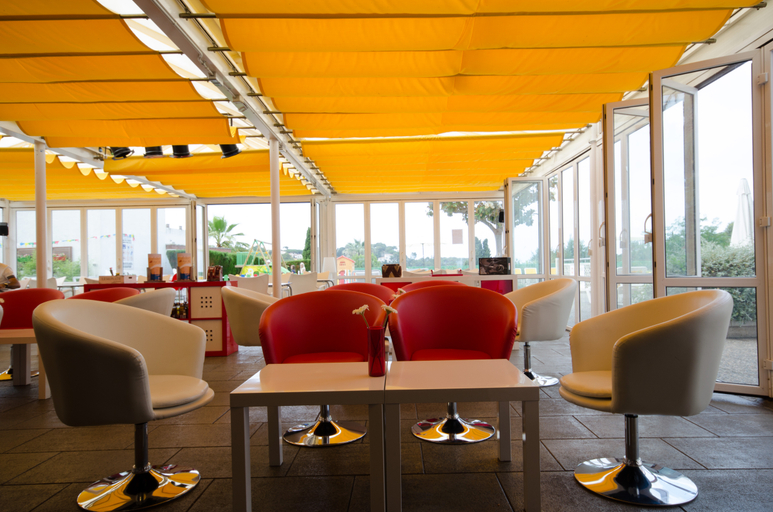 Public Area 4, Els Llorers, Girona
