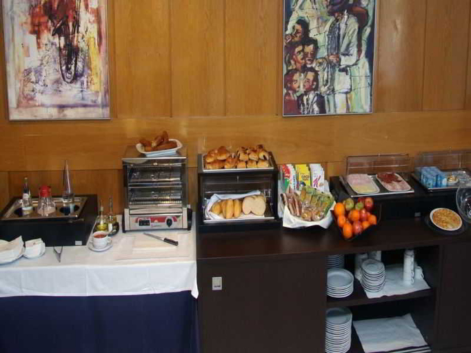 Food & Drinks 5, Apartamentos Atempo Aranjuez, Madrid