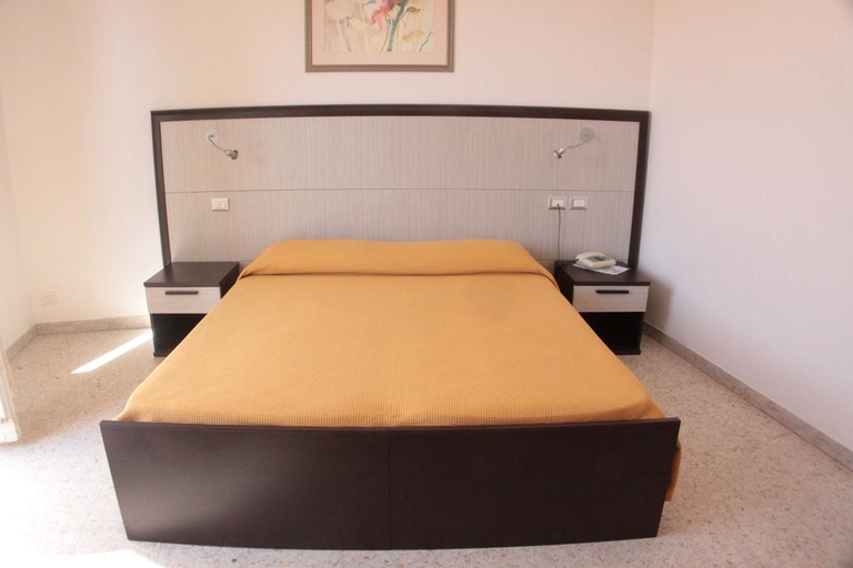 Bedroom 3, Minerva, Siena