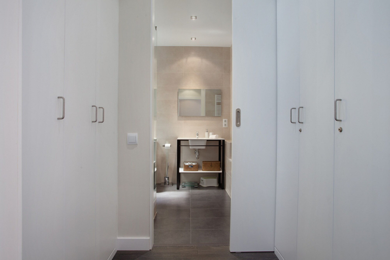 Others 5, Rooms Consell de cent, Barcelona