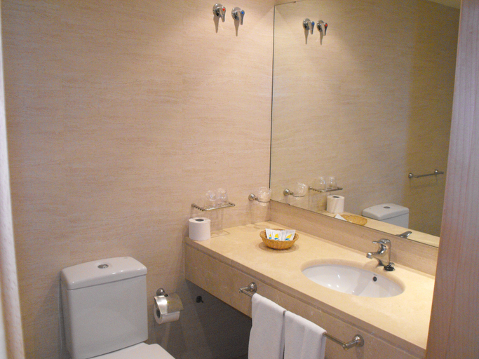 Bathroom 5, Neptuno, Almería