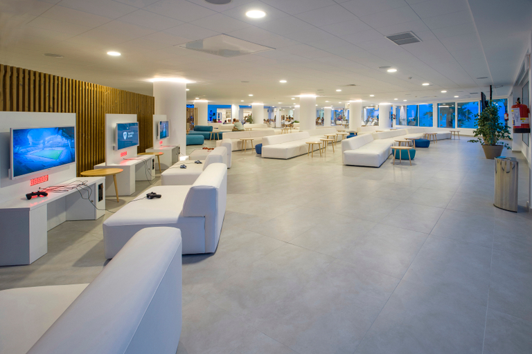 Public Area 5, Vibra Algarb, Baleares