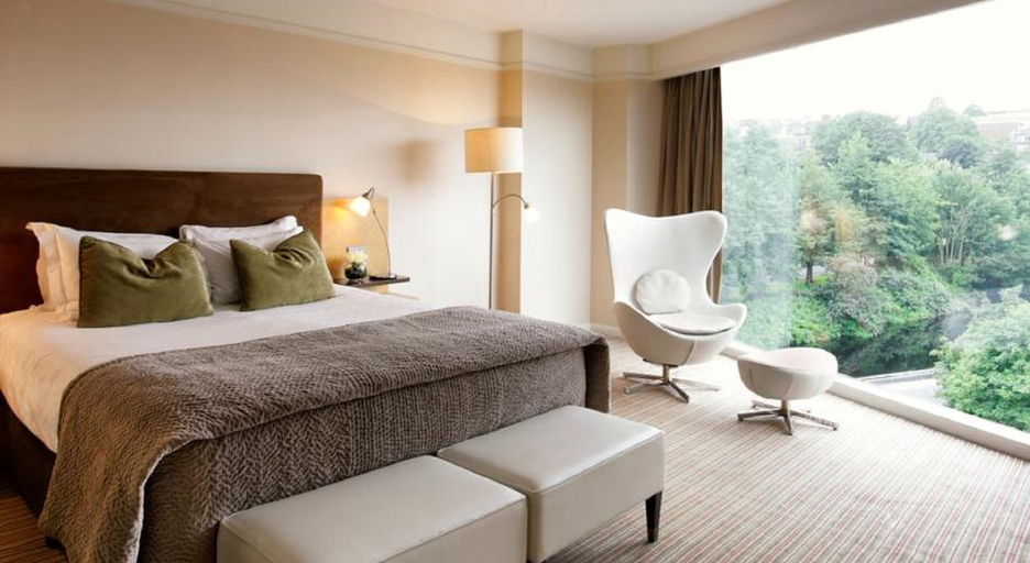 Bedroom 2, The River Lee Hotel