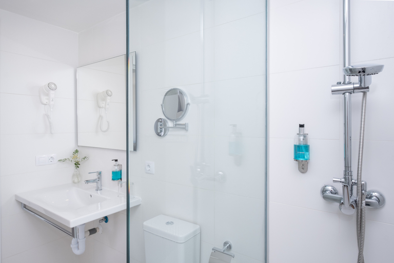 Bathroom 5, Carema Beach Menorca, Baleares